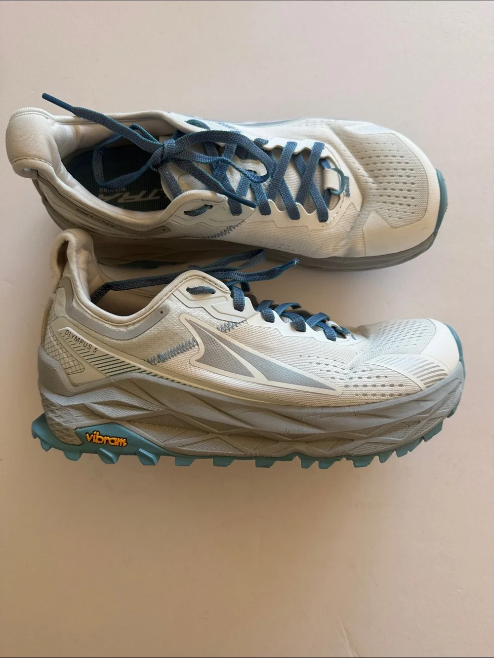 Altra Olympus 5 White and Blue Women's Running Sneakers Sz 8 VGUC